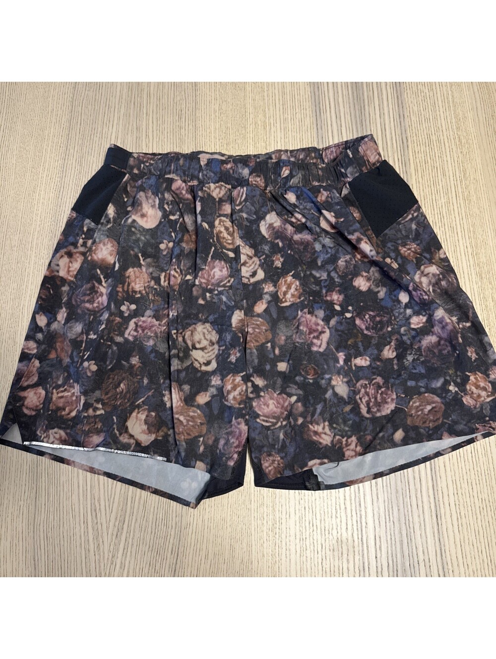 Lululemon Men's Pace Breaker Lined Shorts 5” Frosted Rose Multi Floral Size L
